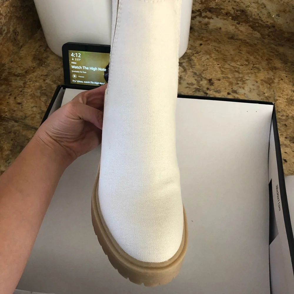 NWB Dolce Vita Boots - Picture 2 of 5